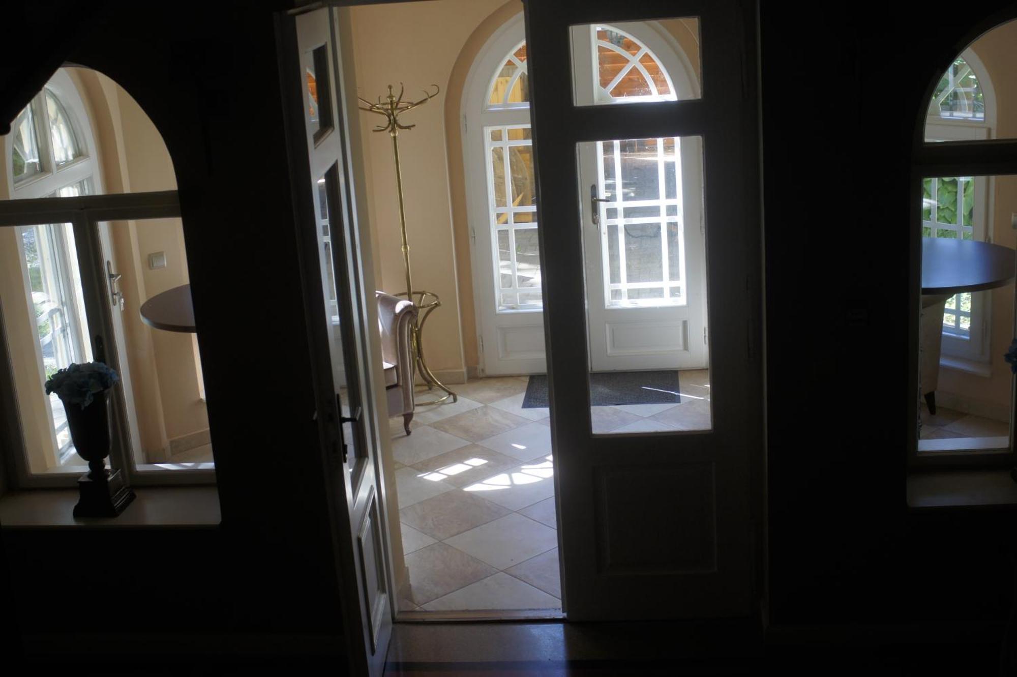 Thanhoffer - Horthy Villa Siofok Luaran gambar