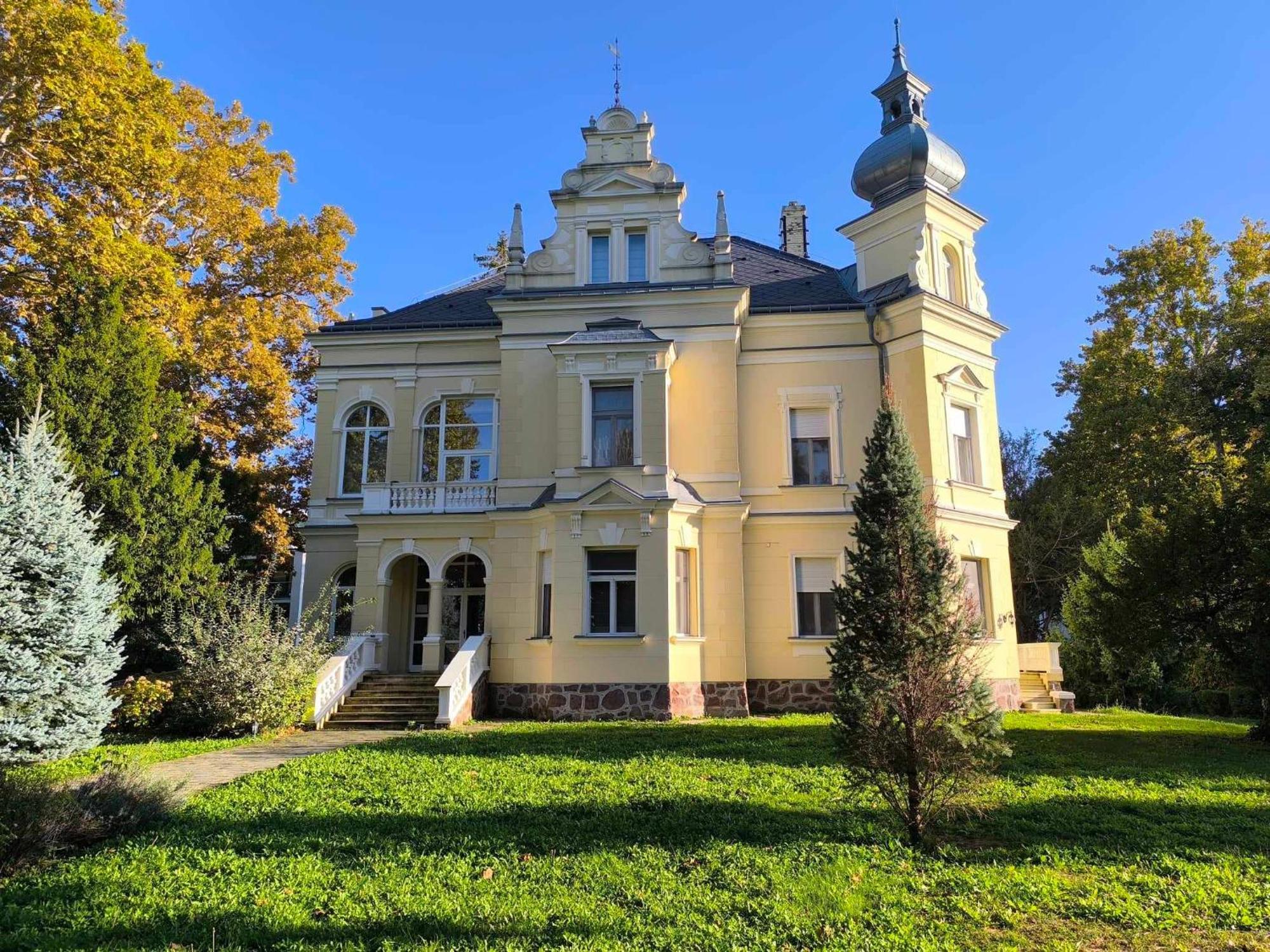 Thanhoffer - Horthy Villa Siofok Luaran gambar